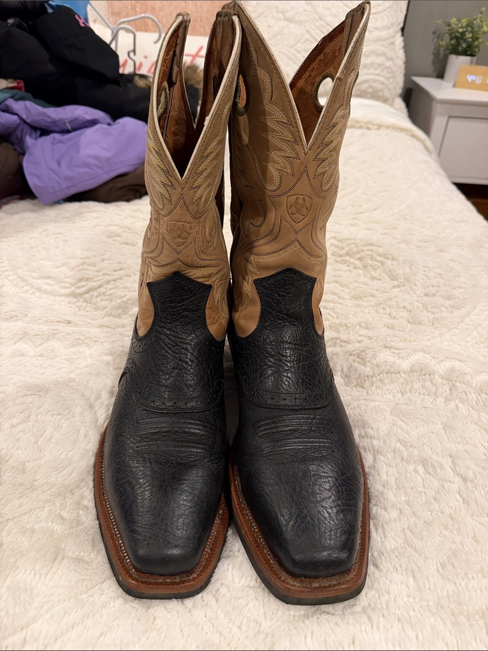 Ariat Boots - Picture 2 of 8
